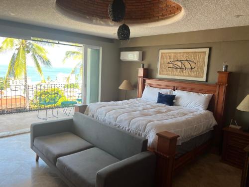 Colonia 5 de Diciembre Casa | Stunning Ocean Views, Villa Ecuador, Centrally located