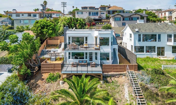 Fort MacArthur Casa | Stunning Ocean View Spanish House Sleep 12 Comfy