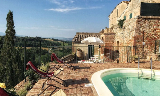 San Giovanni d'Asso Casa | Casa de vacaciones privada con WIFI, piscina privada, A/C, TV, patio, cerca de Montalcino