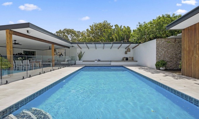 Korora Casa | Stunning, Pool, Sauna, Gym, Spa, Sleeps 13