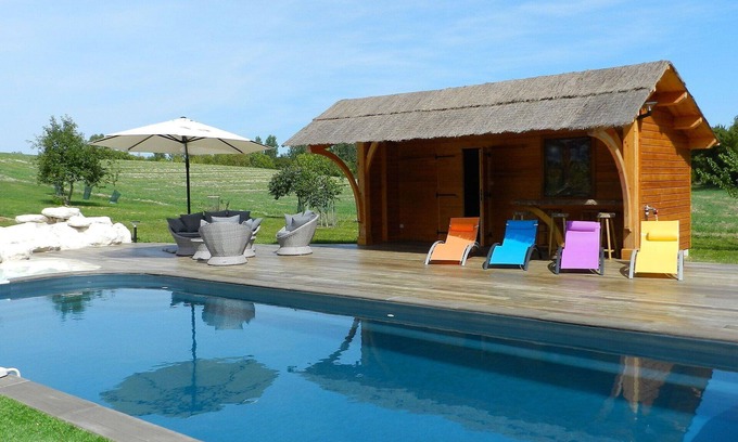 Monflanquin Casa | Maravillosa casa de vacaciones privada con piscina privada, WIFI, TV, terraza y mascotas permitida