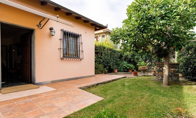 Diano Castello Casa | Estupenda casa de vacaciones privada para 4 personas con WIFI, TV y terraza