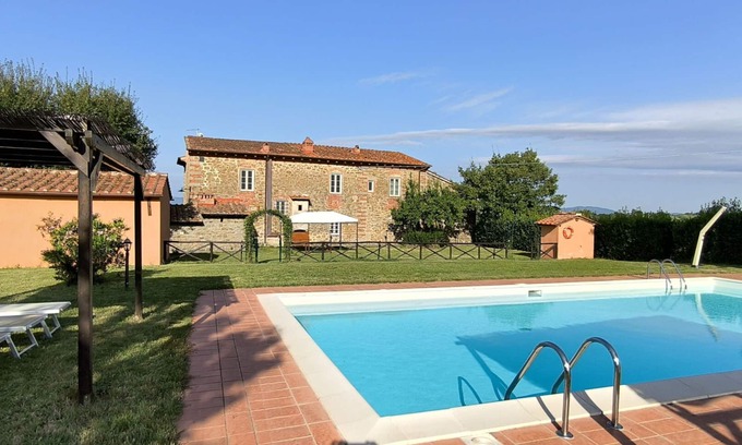 Terranuova Bracciolini Villa | Casa de vacaciones privada con piscina privada, WIFI, TV, mascotas permitida, vista panorámica