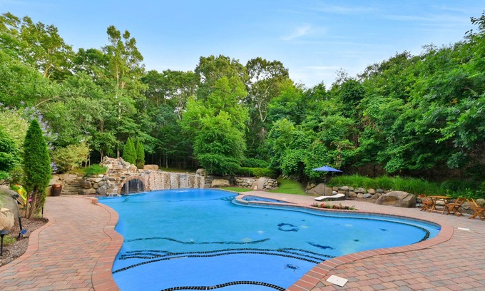 Wading River Casa | STUNNING PRIVATE OASIS 25 MINS TO WESTHAMPTON! BEACH!!