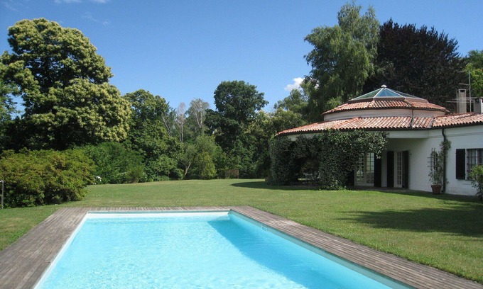 Dormelletto Villa | Estupenda casa de vacaciones privada para 12 personas con WIFI, piscina privada, TV y patio
