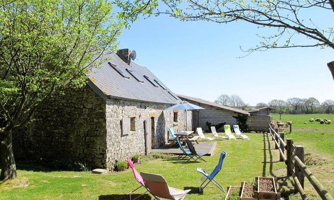 Saint-Sauveur-le-Vicomte Casa | Estupenda casa de vacaciones privada para 4 personas con WIFI, TV, terraza y vista panorámica