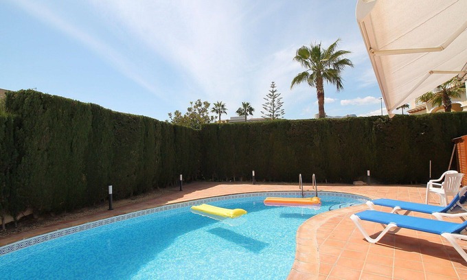 Bell Horizo Casa | Estupenda casa de vacaciones privada para 10 personas con A/C, piscina privada, WIFI, TV y patio