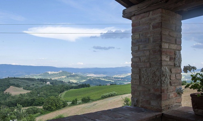 Todi Villa | Maravillosa casa de vacaciones privada con piscina privada, WIFI, TV y vista panorámica