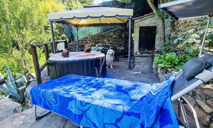 Montorgiali Casa | Preciosa casa de vacaciones privada con jacuzzi, A/C, WIFI, TV, patio, mascotas permitida