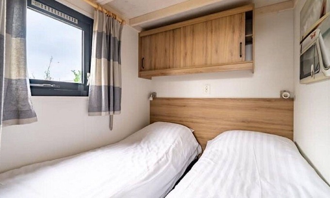 Nunspeet Casa | Estupenda casa de vacaciones privada para 4 personas con piscina, WIFI, TV y terraza