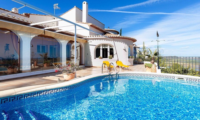 Monte Pego Villa | Preciosa casa de vacaciones privada para 10 personas con piscina privada, A/C, WIFI, TV y terraza