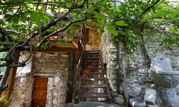 Dazio Casa | Preciosa casa de vacaciones privada para 4 personas con WIFI, jacuzzi, terraza y mascotas permitida