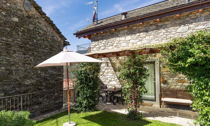 Peglio Casa | Preciosa casa de vacaciones privada para 4 personas con WIFI, TV, terraza y mascotas permitida