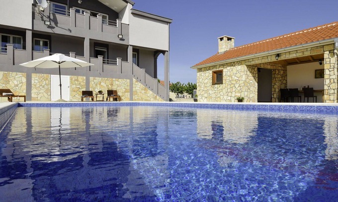 Suhovare Casa | Casa de vacaciones privada con piscina privada, WIFI, A/C, TV, terraza, vista panorámica