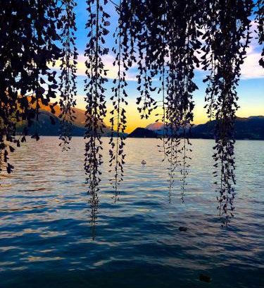 Azzano Apartamento | Stunning renovated flat on Lake Como with parking