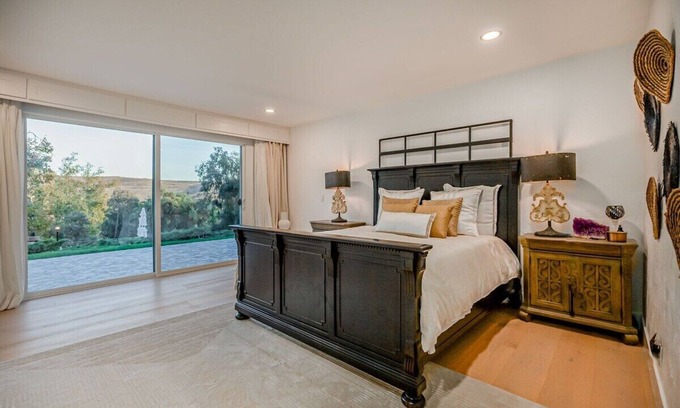 Agoura Hills Casa | Stunning Retreat with Luxe Amenities&Private Pool