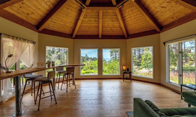 Little River Casa | Stunning Sea Views, Hot Tub, Sauna, King Bed, Private and Sunny.