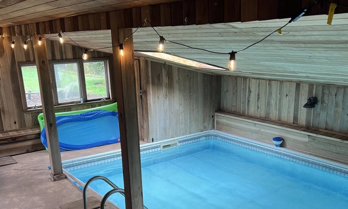 West Hartford Casa | Stunning Single-Family Home Near Blue Back Square