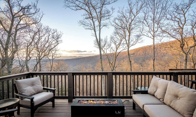 Nellysford Casa | Stunning Views, Hot Tub, Impeccable Design