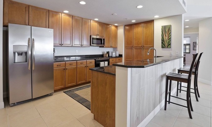 Cape Harbour Condominio | Stunning Views and All The Amenities Too!