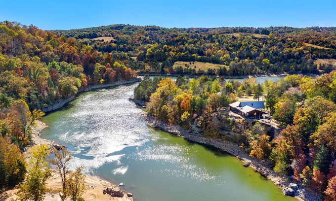 Packard Springs Township Casa | Stunning Views - Eureka Springs - Hot Tub