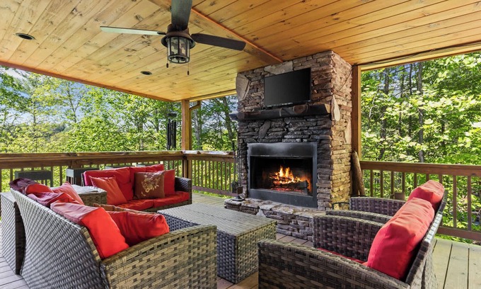 My Mountain Casa | Stunning Views~Hot Tub~Foosball~Grill~Dog Friendly