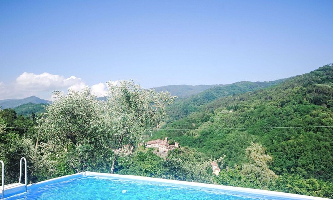 Pescia Villa | Estupenda casa de vacaciones para 2 personas con WIFI, piscina privada y vista panorámica