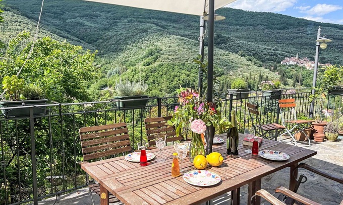 Borgomaro Casa | Estupenda casa de vacaciones para 6 personas con terraza