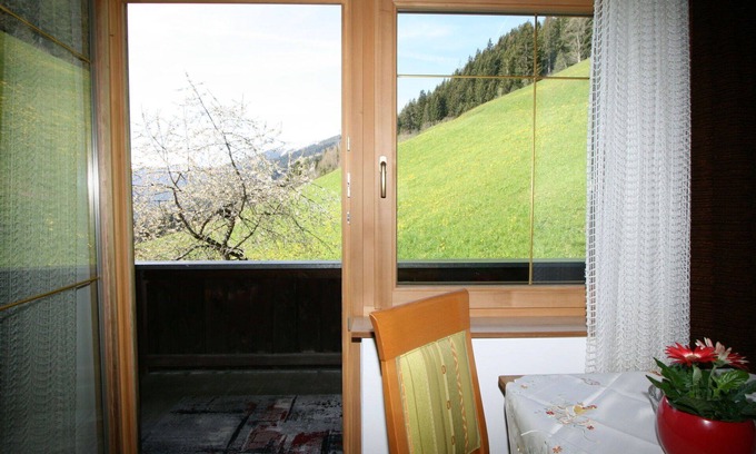 Fuegenberg Villa | Maravillosa casa de vacaciones para 4 personas con TV, patio y mascotas permitida