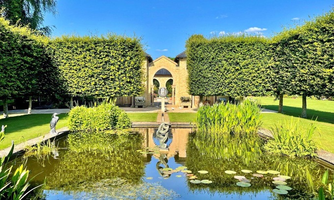 Kingham Casa | Estupenda casa de vacaciones para 6 personas con WIFI, piscina