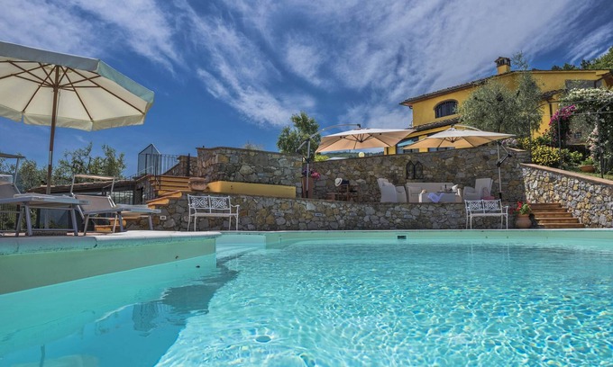 Casalguidi Casa | Impresionante villa con piscina y gran parque con olivar