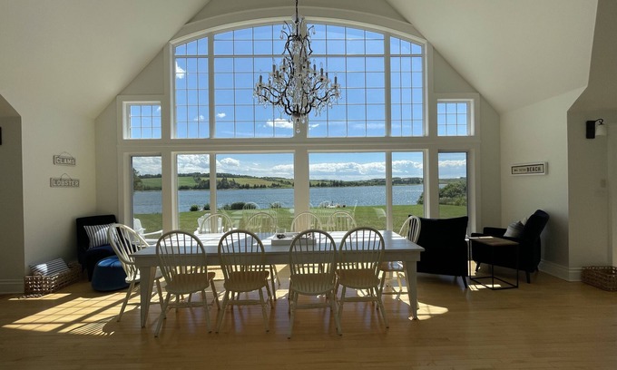 French River Casa | Stunning Waterfront Property With Hot Tub & Outdoor Dining