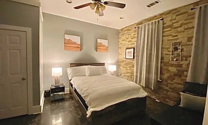 Jackson Casa | Stylish 1 bedroom studio with kitchenette