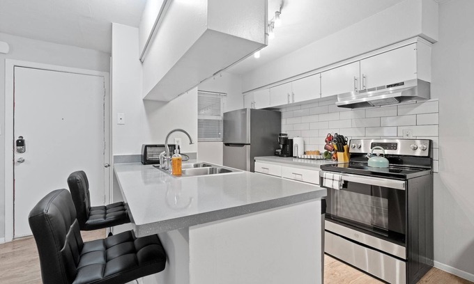 Highland Apartamento | Stylish 1BR Near UT Highland Evonify