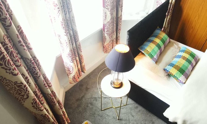 Newport Apartamento | Stylish 2 Bed Room Apartment 3 Sleep Free Wifi & p