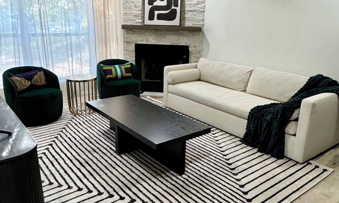 Turtle Creek Condominio | Stylish 2-bedroom condo with patio in Turtle Creek