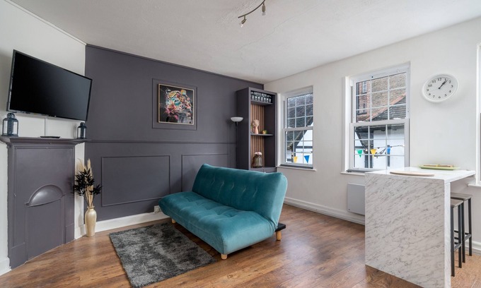 Grove Apartamento | Stylish 2 bed in the heart of Kingston town centre