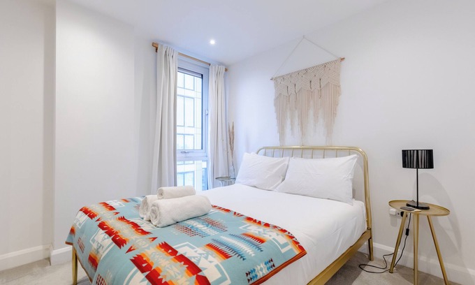 Bromley South Apartamento | Stylish 2BD Flat w/Incredible View of London - Bow