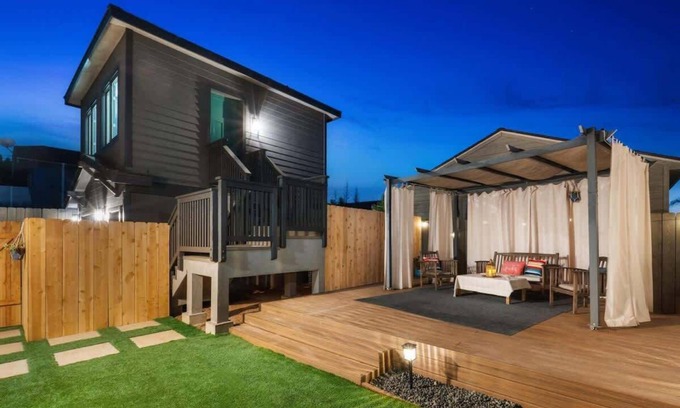 South Park Apartamento | Stylish 2BR Home + Studio: Great Central Location