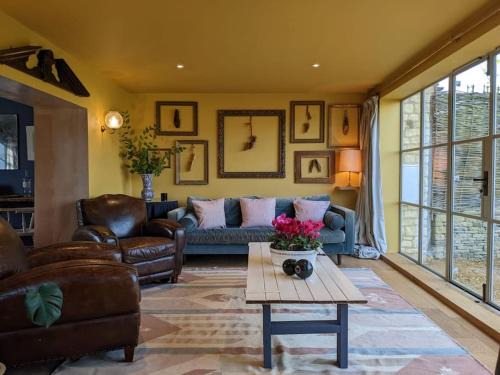 Temple Guiting Casa | Stylish 3 bed Cotswold cottage with stunning views