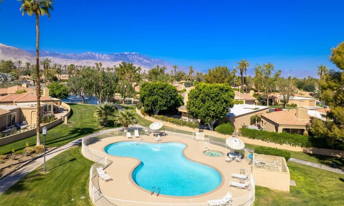 Indian Wells Condominio | Stylish 3 bedroom condo w/ office & 3 pools