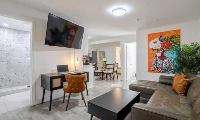 Sainte-Marie Apartamento | Stylish 3BR in the heart of Downtown Montreal