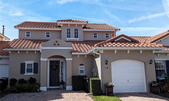 Lake Davenport Estates Casa | Stylish 4 bedroom/3.5 bath home, private west-facing pool, Disney 8 miles