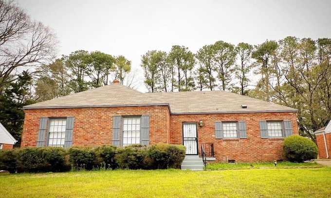 East Memphis Casa | Stylish 4BR Home Large Backyard Prime Location