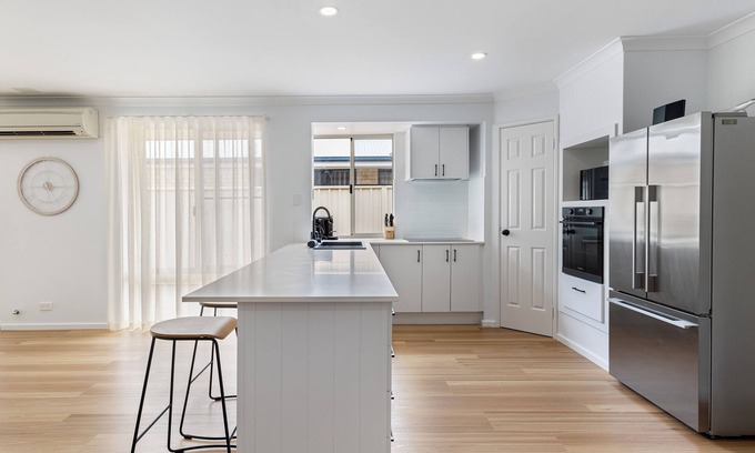 Geographe Casa | Stylish 5-Bedroom Home Geographe