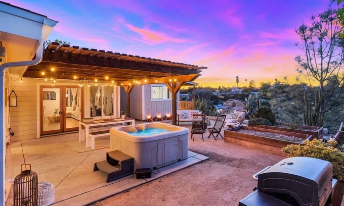 Serra Mesa Casa | Stylish 6-Bed Oasis w/ Hot Tub, Fire Pit & Views