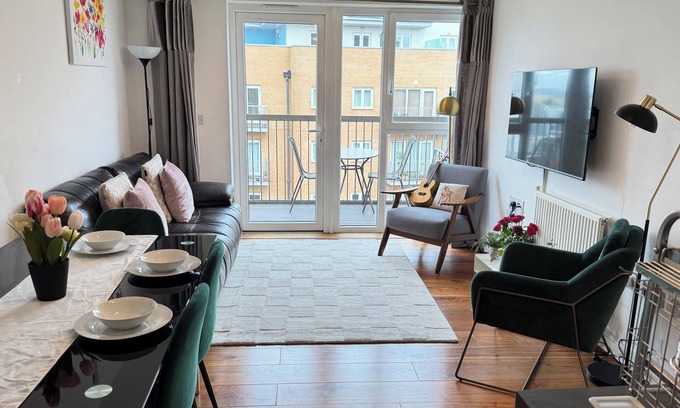 Broad Green Apartamento | Stylish and spacious apartment.