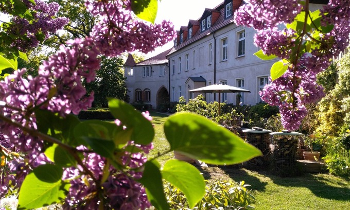 Berge Otro | Stylish apartment in a manor house - rural hideaway in the countryside