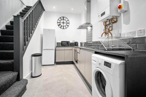 Cradley Apartamento | Stylish Apartment - Rowley Regis - Parking - Netflix - Wifi - 49BG