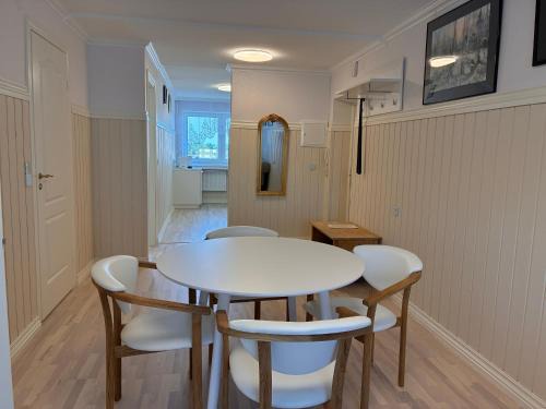 Haapsalu Apartamento | Stylish & Bright ARTpartment- Family -Friendly